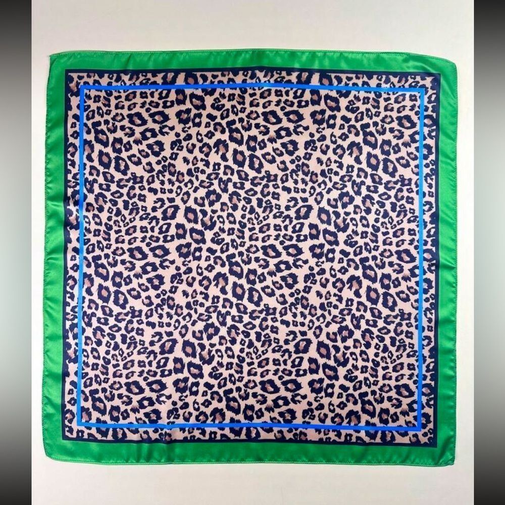 Leopard Print Scarf H16
